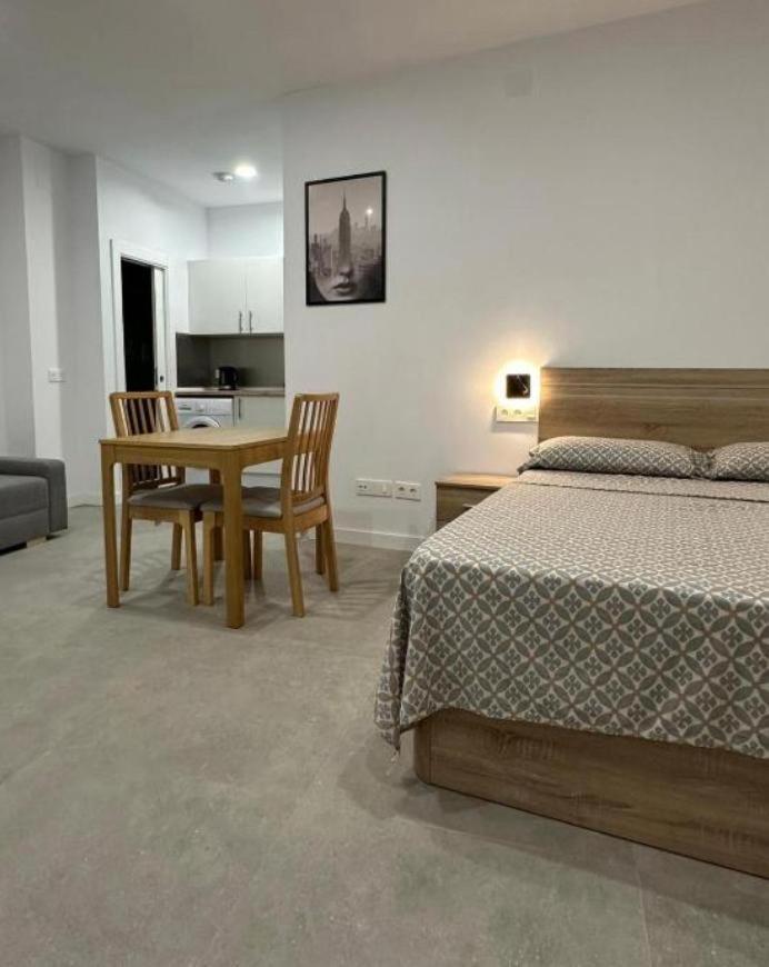 Estupendo Piso A 5 Min De La Estacion De Bus Y Tren Maria Zambrano Apartment Malaga Luaran gambar