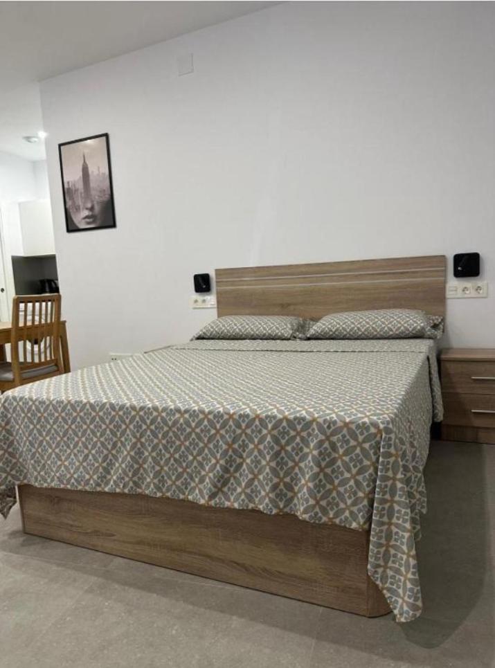 Estupendo Piso A 5 Min De La Estacion De Bus Y Tren Maria Zambrano Apartment Malaga Luaran gambar